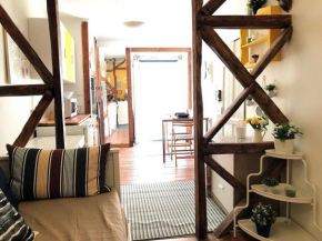 Typical studio in GREAT location! Tram 28!